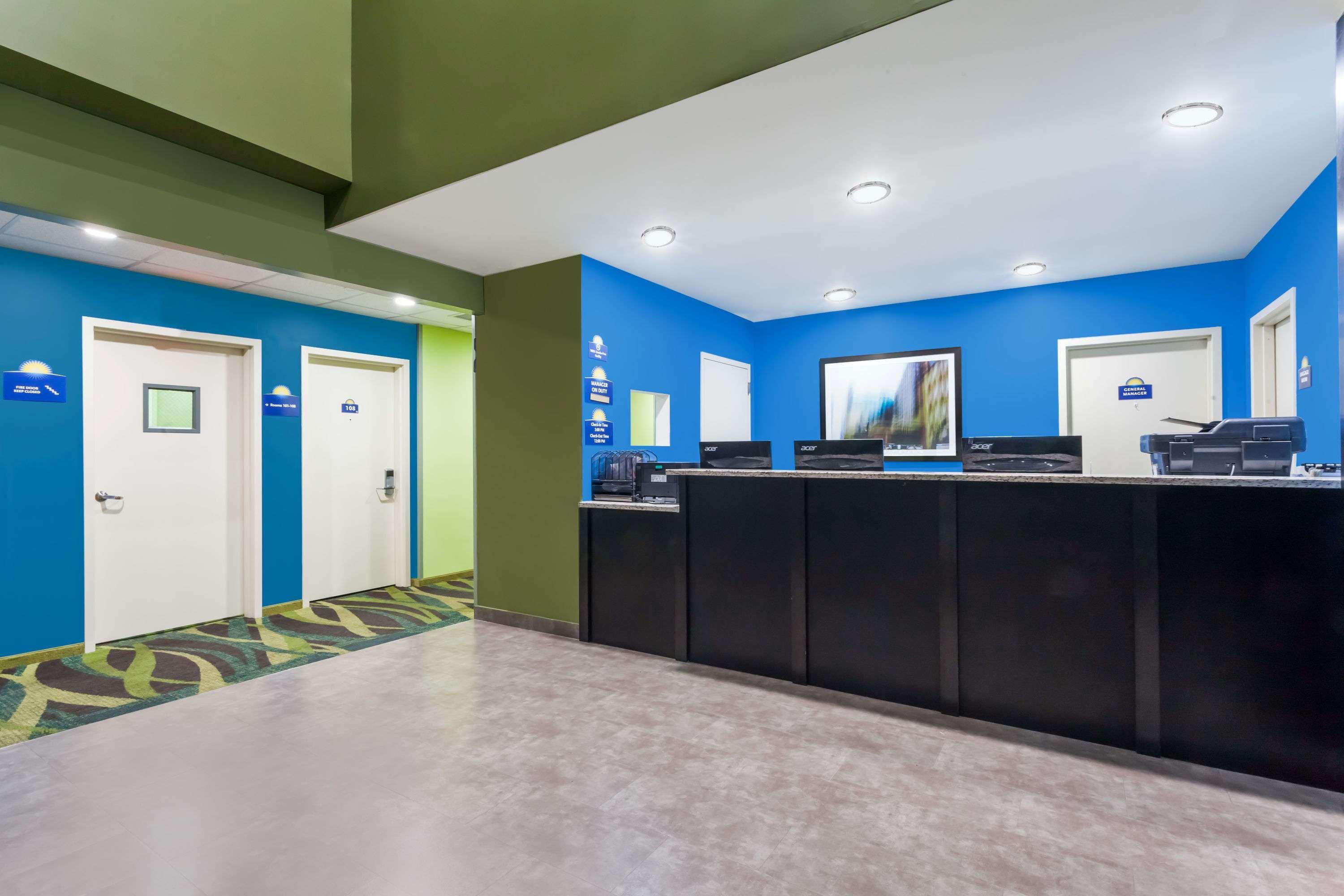 Days Inn & Suites By Wyndham Jamaica Jfk Airport New York Buitenkant foto